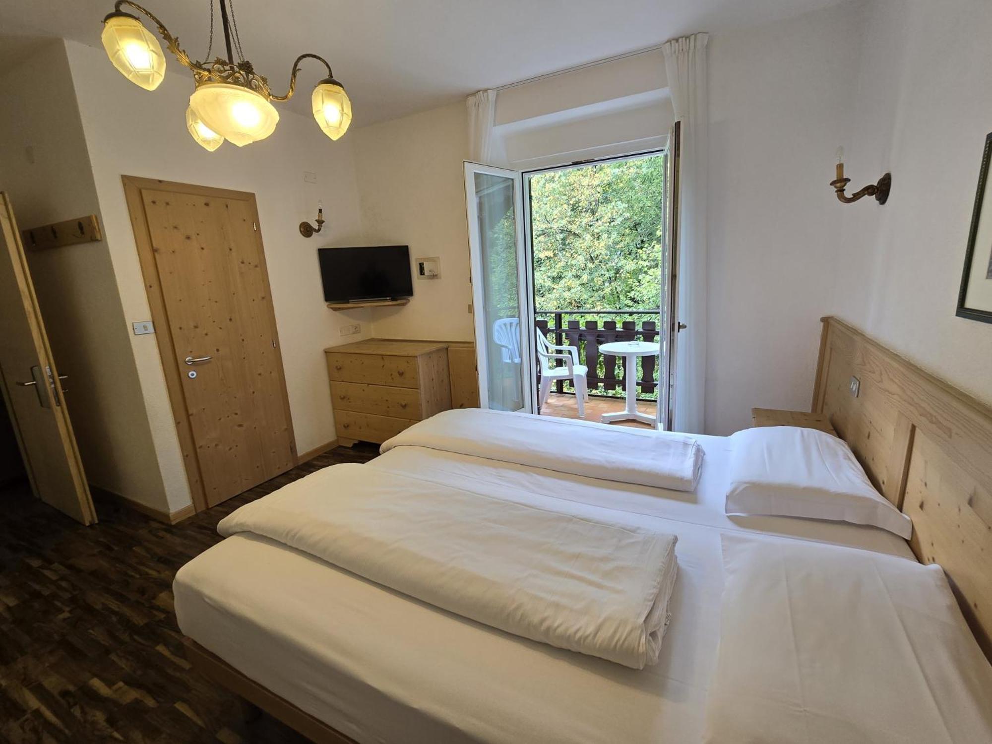 Lago Park Hotel Molveno Ngoại thất bức ảnh